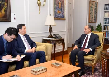 FM warns against consequences of regional conflict in talks with Chinese envoy to ME