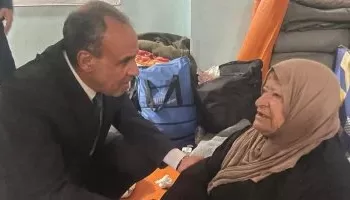 Egypt FM visits displacement shelter in Beirut