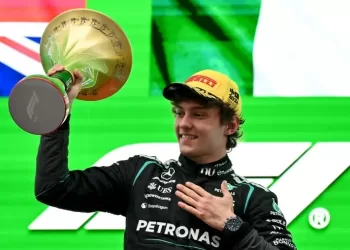 Antonelli snatches F1 win in China