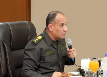 Defence chief reviews security challenges with Field Armies commanders