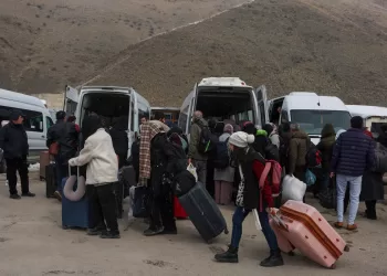 ‘Hundreds of Iranians cross border into Türkiye’