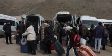 ‘Hundreds of Iranians cross border into Türkiye’