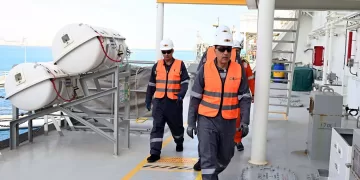PM inspects LNG regasification at SUMED Port, wheat storage silo in Suez
