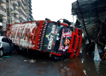 Flash floods in Nairobi kill 23, disrupt flights at major airport