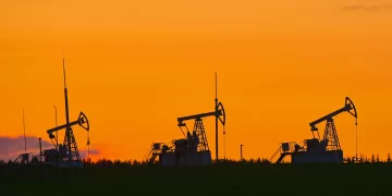 Oil surges as conflict grips Middle East