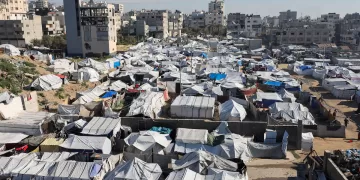 Gaza fuel running short after Israel closes borders