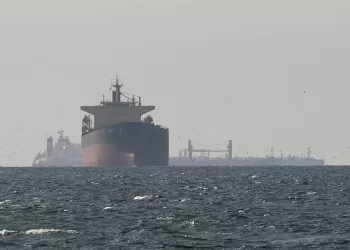 US crude spikes 3%