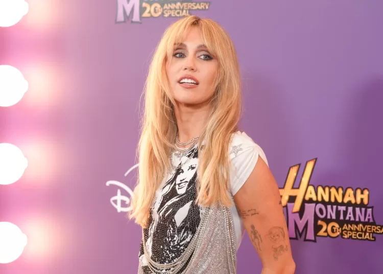 Miley Cyrus returns to her ‘Hannah Montana’ roots to fete anniversary special 1 - Egyptian Gazette