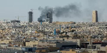 Saudi warns Iran against attack, threatens retaliation