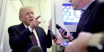 Trump team pressures media: Tell the war their way