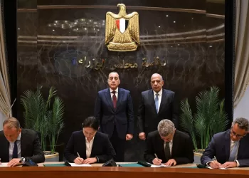 PM witnesses signing of renewable energy agreements  