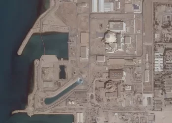 Russia evacuates more Bushehr staff, 300 still in Iran