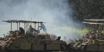 Israel threatens to use Gaza tactics in S.Lebanon 1 - Egyptian Gazette Lebanon, Israel