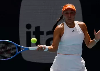 Sinner, Pegula advance in Miami