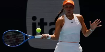 Sinner, Pegula advance in Miami