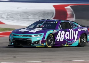 Bowman pulls out of Phoenix race