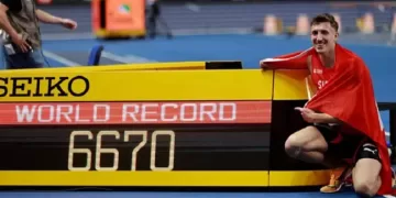 Simon sets world heptathlon record 1 - Egyptian Gazette Simon sets world heptathlon record