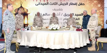 Defense chief lauds role of army in defending nation’s borders