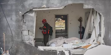 Trump threatens Iran following new wave of attacks on Gulf states, Israel 1 - Egyptian Gazette Trump threatens Iran following new wave of attacks on Gulf states, Israel