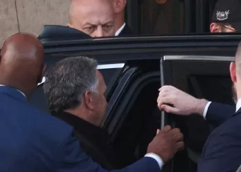 Zelenskiy urges allies to keep up pressure on Russia