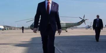 Vance warns Iran not to "play us" as he leaves for talks 1 - Egyptian Gazette Vance warns Iran not to “play us” as he leaves for talks