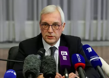 Russia warns Europe over French nuclear bombers