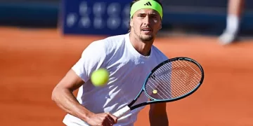 Zverev wins tight Munich opener