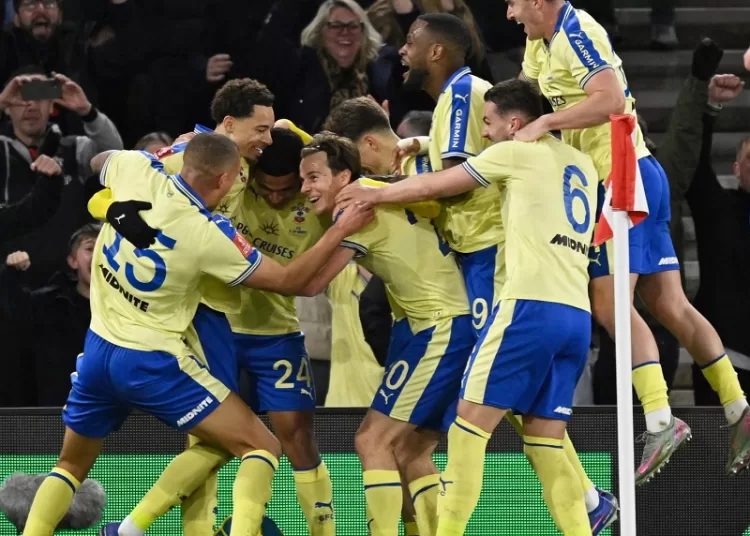 Arsenal knocked out of FA Cup 12 - Egyptian Gazette