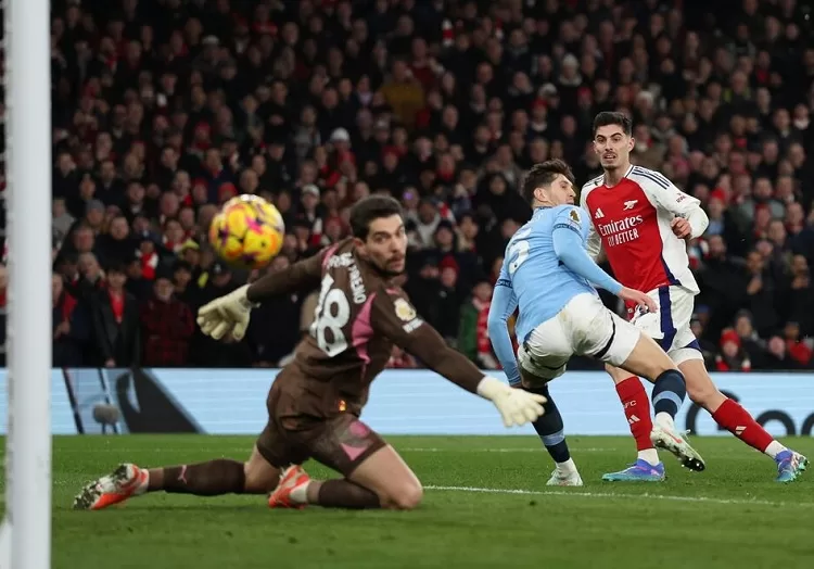 Arsenal wary of in-form Man City hunt 12 - Egyptian Gazette