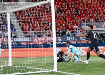 Watkins drives Villa into Europa semis