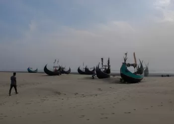 At least 250 people missing after boat sinks in Andaman Sea