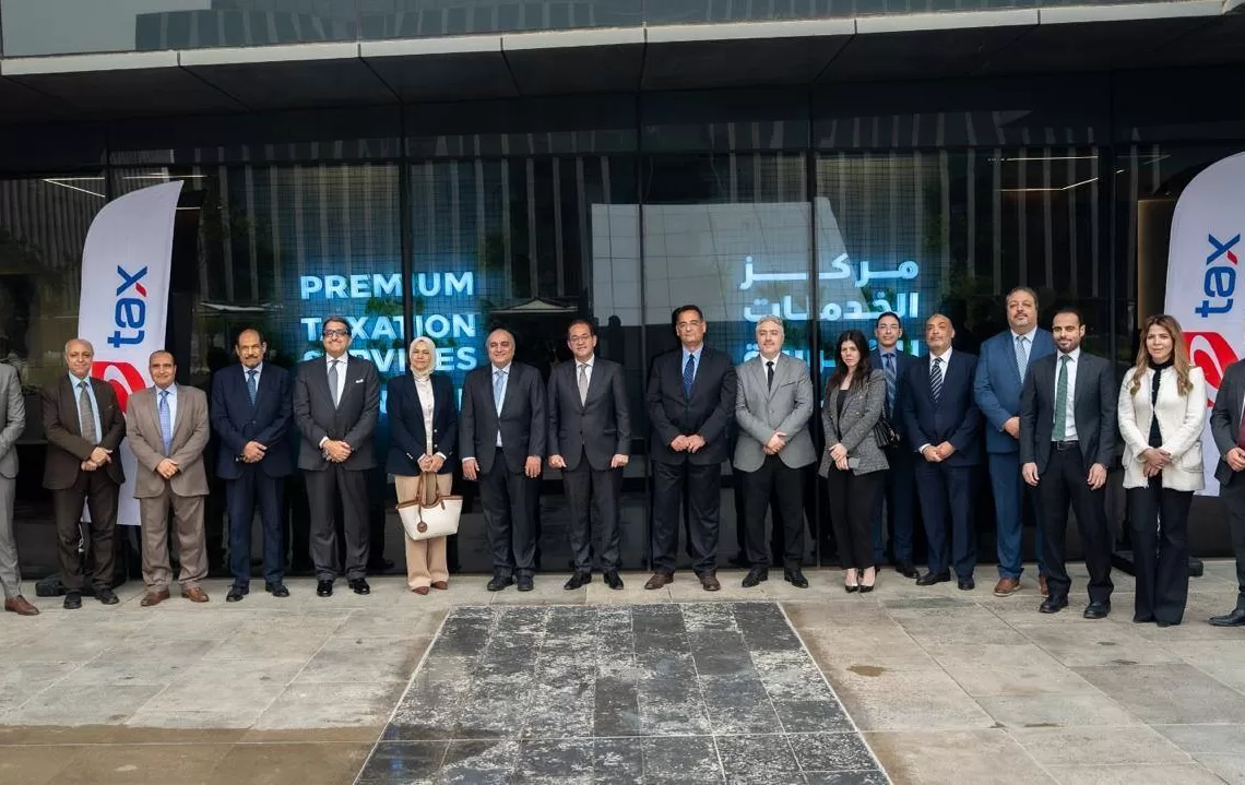 Minister of Finance Ahmed Kouchouk conducting a field visit to the first Premium Tax Service Centre in New Cairo, meeting with staff and reviewing preparations ahead of its official opening.