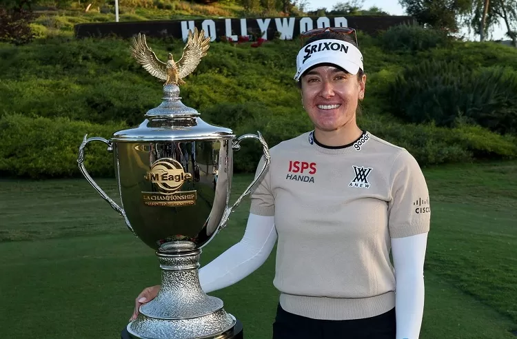 Green triumphs in LA playoff 12 - Egyptian Gazette