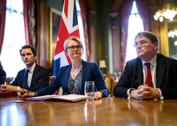 UK: 40 nations talk Hormuz reopening after Iran blockade