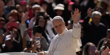 US Catholics back Pope Leo; Trump support slips 1 - Egyptian Gazette US Catholics back Pope Leo; Trump support slips