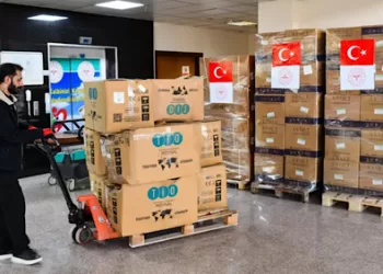 Türkiye sends aid convoy to Iran