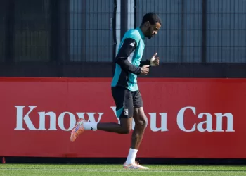 Isak set for Liverpool training return after broken leg