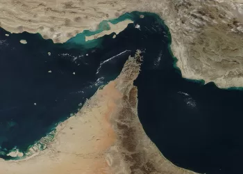 Deadline passes for US blockade of Hormuz, Iran threatens to retaliate against Gulf neighbours