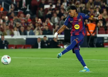 Yamal limps off after sealing Barcelona win over Celta
