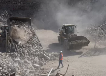 Palestinians use Gaza rubble to restore streets