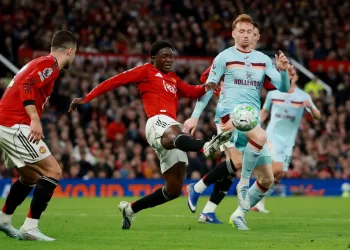 Mainoo signs new Man United deal until 2031