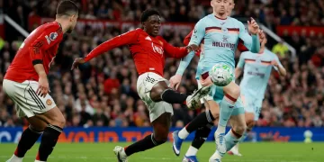 Mainoo signs new Man United deal until 2031