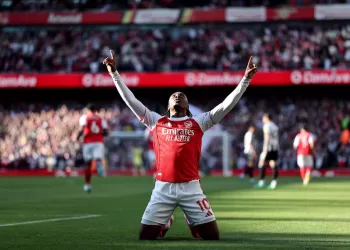 Arsenal ramp up title pressure on City