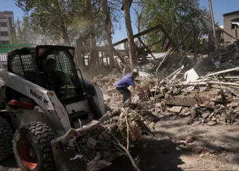 Airstrikes on Iran kill more than 25 as new ceasefire proposal is shared