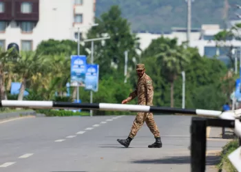 Pakistan says still no answer from Iran whether it will attend last-ditch peace talks