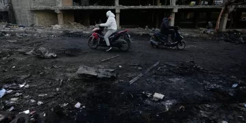 Iran hits Gulf targets as Israel kills 5 in Beirut 1 - Egyptian Gazette Iran