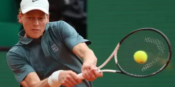 Sinner motors on in Madrid