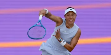 Pegula reaches Charleston quarters