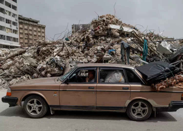 Israel entrenches hold on south Lebanon, warns residents to stay out 11 - Egyptian Gazette