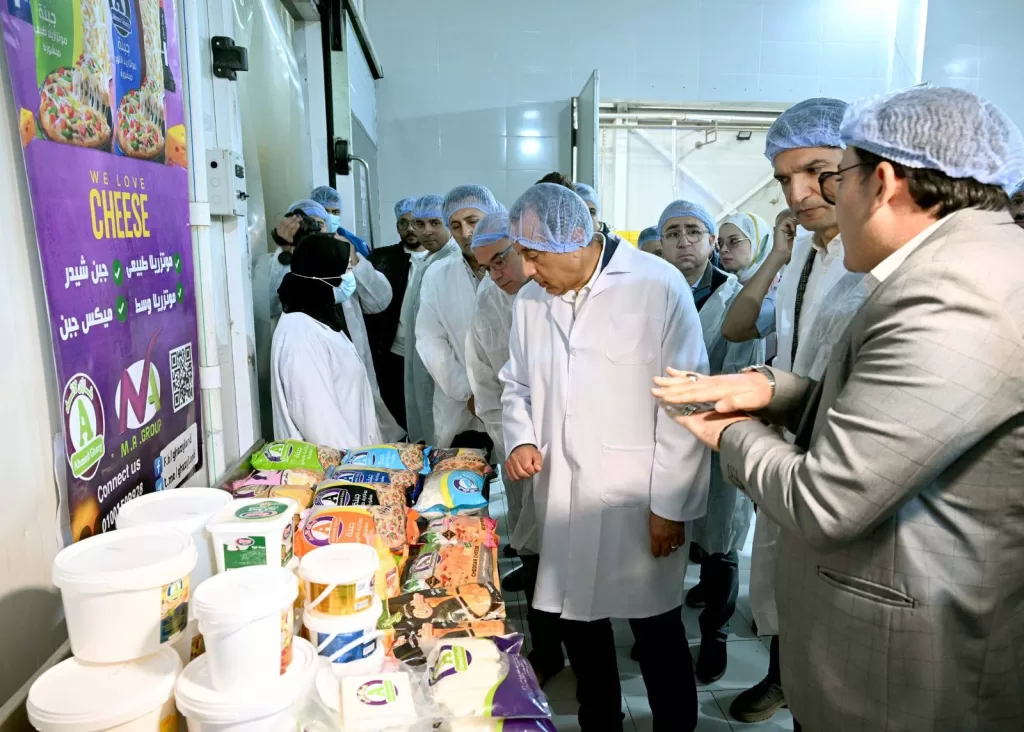 Madbouli tours several industrial companies in Benha investment zone 16 - Egyptian Gazette